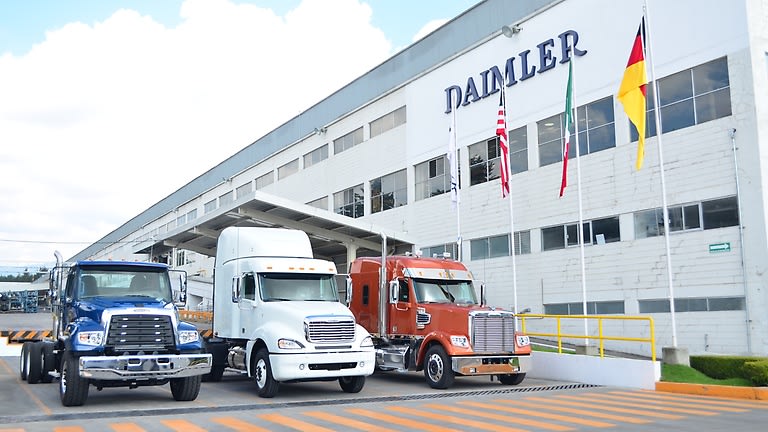 Freightliner, Western Star Trucks Recalled for Possible Steer Wheel Problems