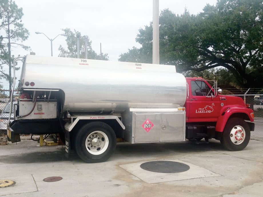 How Fleets Manage Fuel During Emergencies