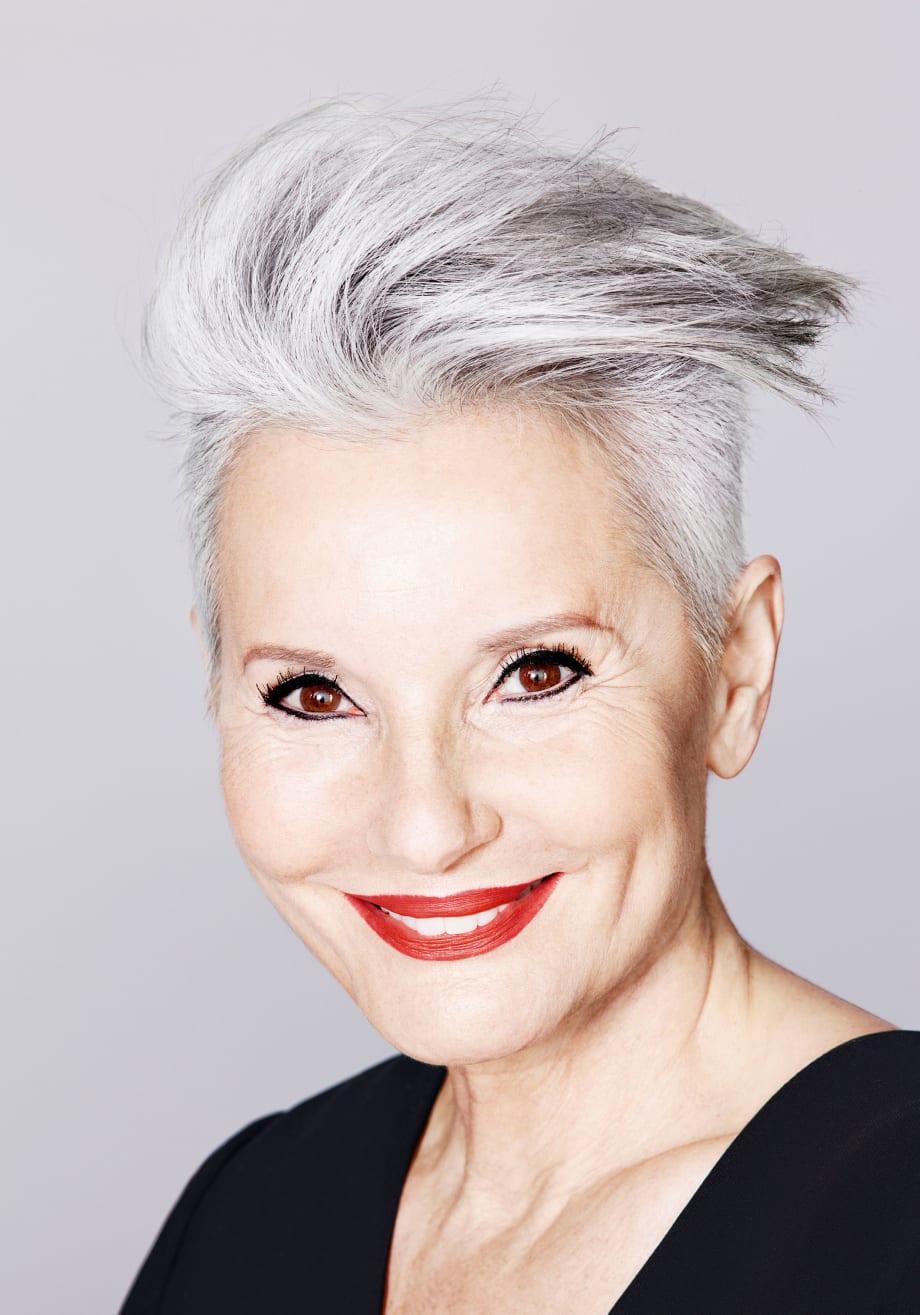 The Silver Glory Trend: 4 White Looks That Emphasize Silver Accents & Gray Tones