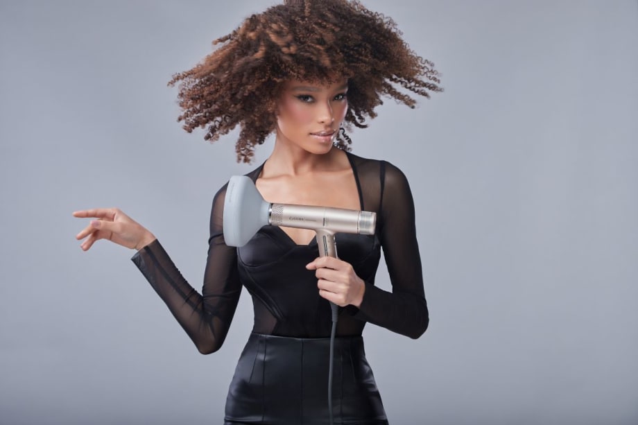 GAMA Italy Professional Launches iQ3 Hairdryer