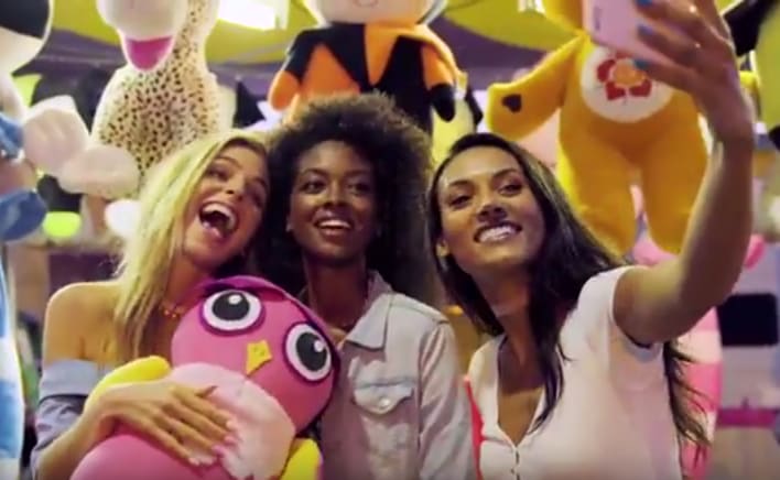 Gelish & Morgan Taylor Summer 2017 “Selfie” (Behind the Scenes)