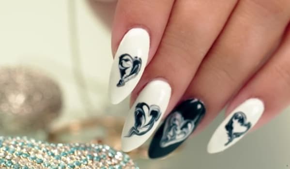 Gel-Polish Hearts Nail Art Design