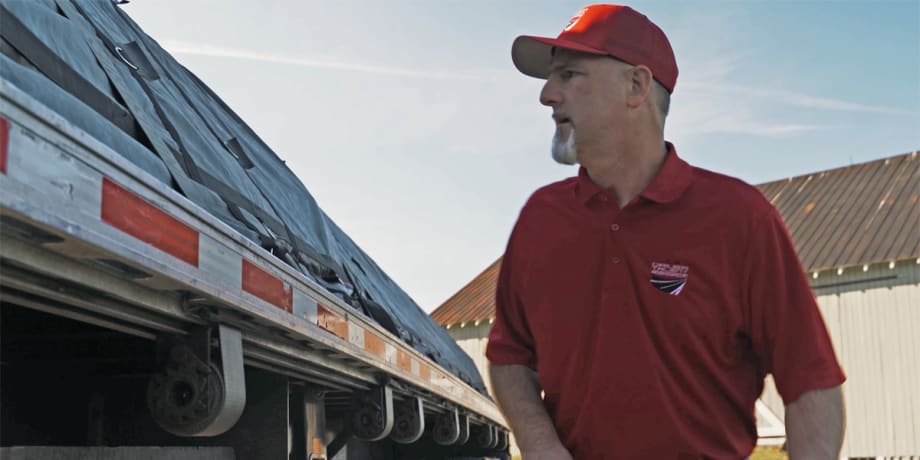 How One Flatbed Carrier Empowers Truck Drivers to Stick Around
