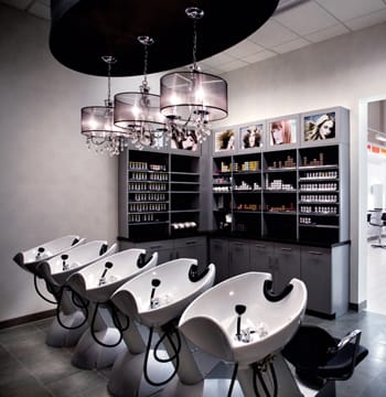 Salon of Distinction: Genesis Salon Avenue