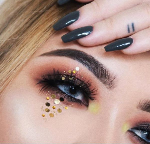 Show Off Your Eyelash and Eyebrow Looks Here!