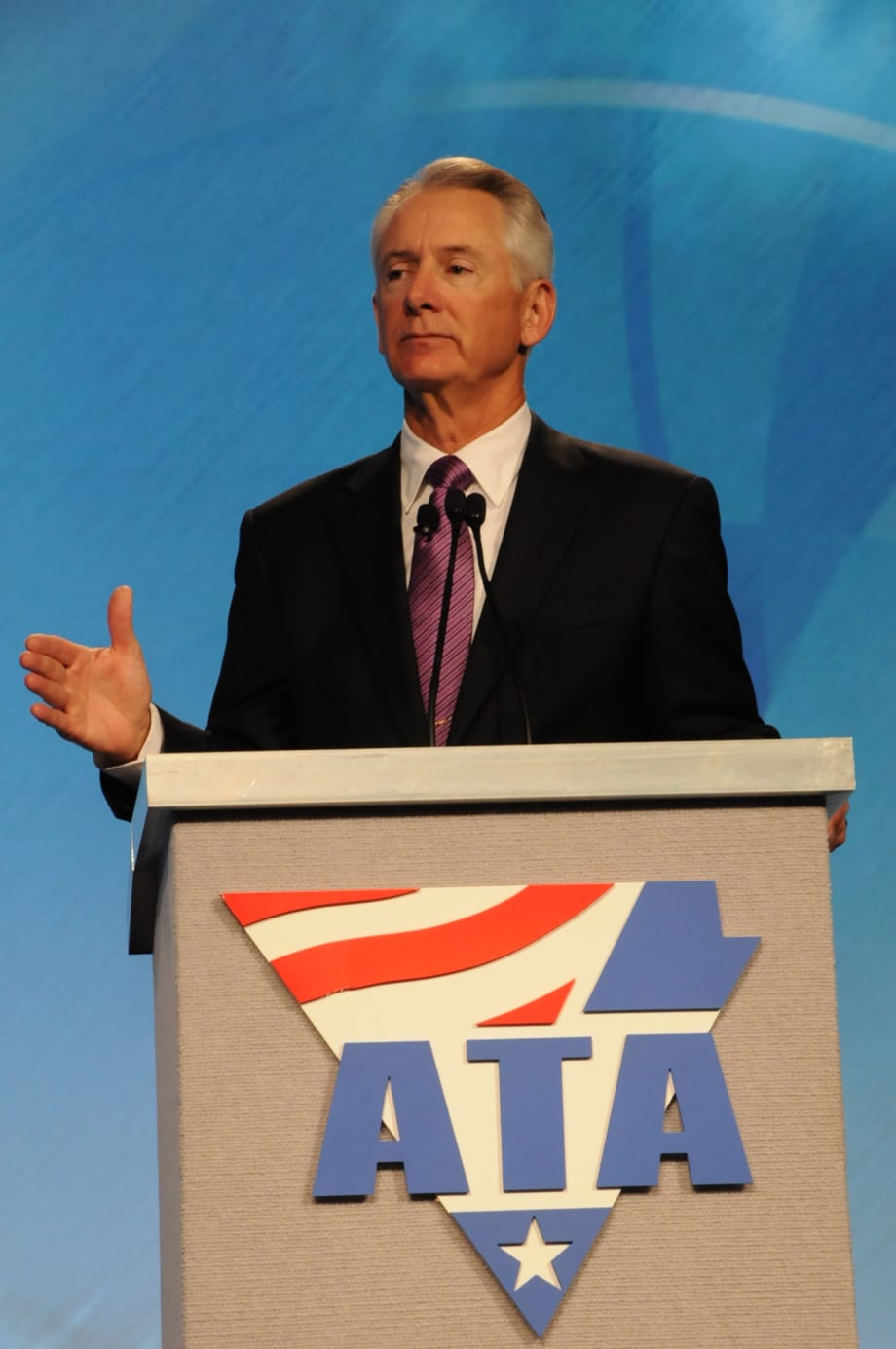 ATA's Graves Takes Aim at Republican Party as Part of the Challenges Faced by Trucking