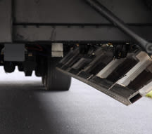 International Truck Systems, Devices Reduce Aerodynamic Drag