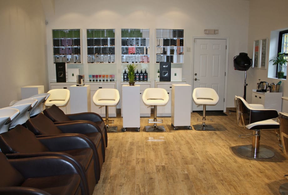 SALON TOUR: HAIR & CO