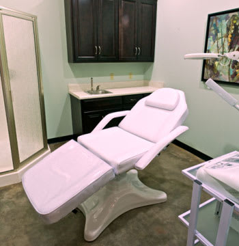 Hairageous Salon & Day Spa