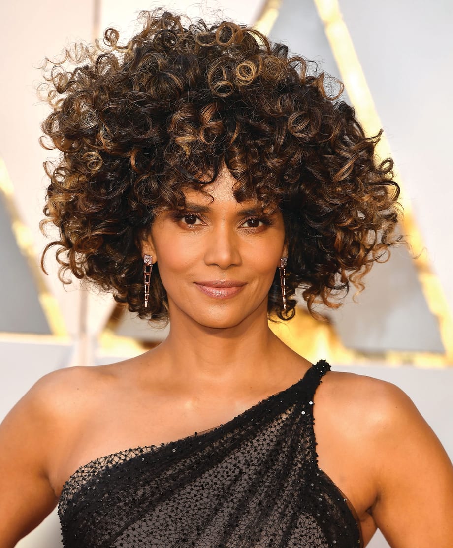 Natural, Voluminous Curls Make a Statement on 2017 Runways