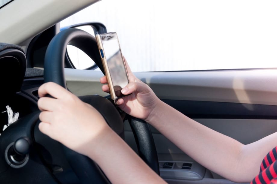Hands-Free Law Eludes Iowa as Traffic Deaths Increase