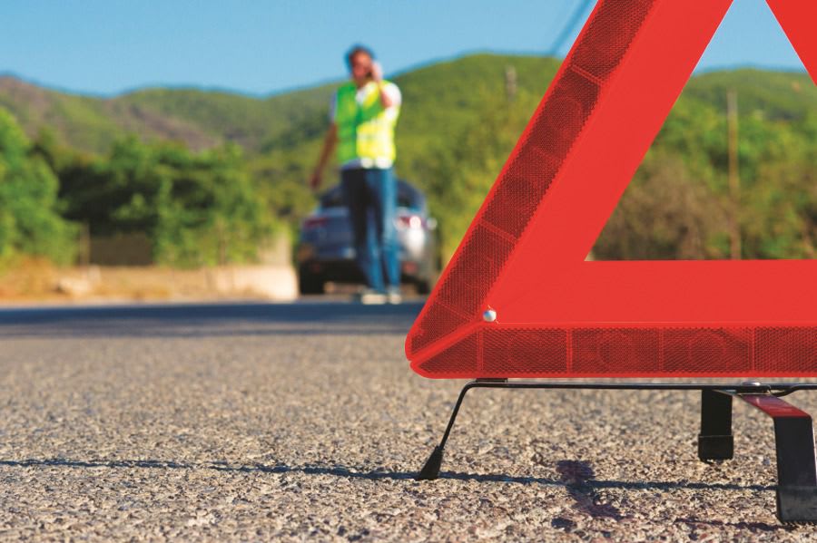 What To Do (And Not To Do) After a Highway Breakdown