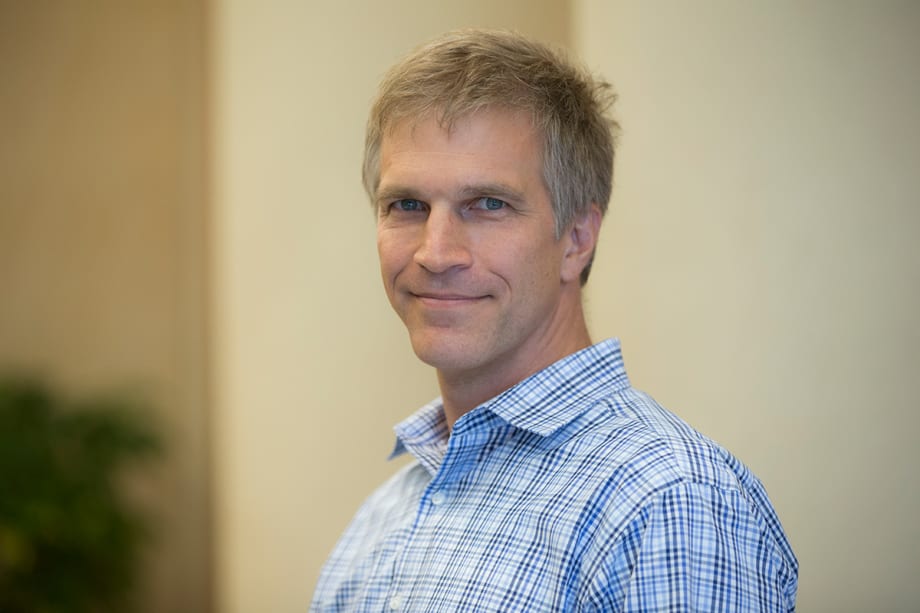 HDR Sponsors Economics of Equity Research