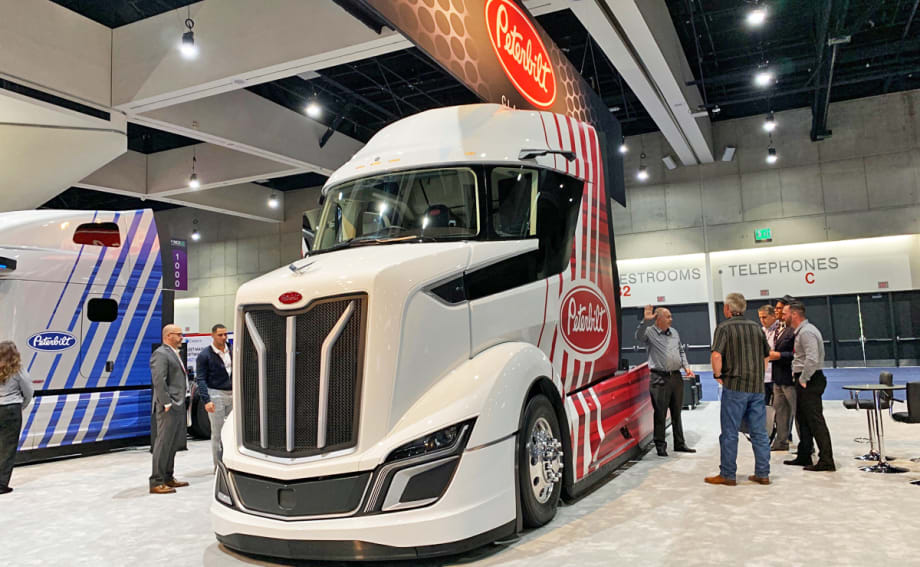 Peterbilt Gives First Look at SuperTruck II Demonstrator at ATA Conference