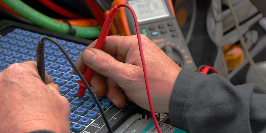 The Art and Science of Electrical Diagnostics on Trucks