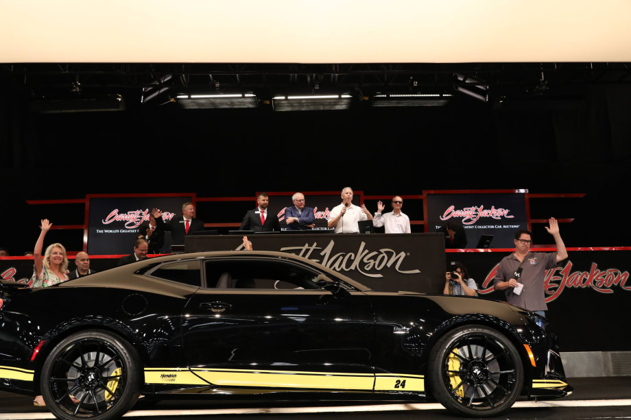 Hertz Donates Custom Camaro to Raise Money for Charity