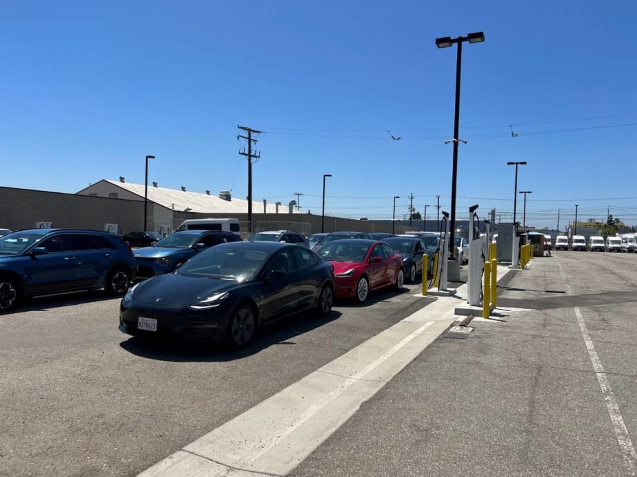 Hertz Adjusts EV Plans Amid Unforeseen Challenges