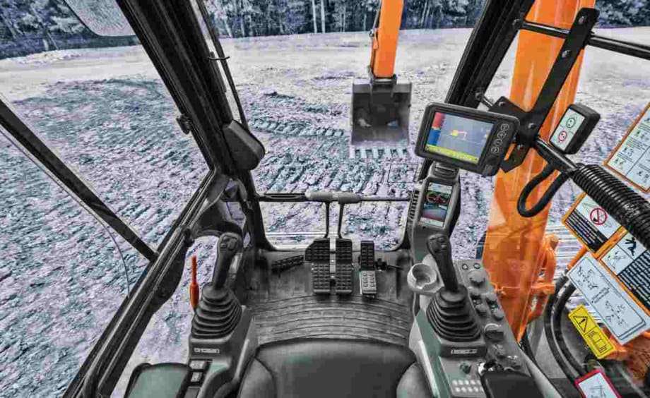 Hitachi Introduces Factory-Integrated Grade Guidance