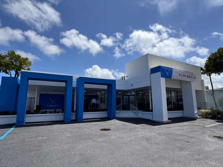 Florida VinFast Store Opens