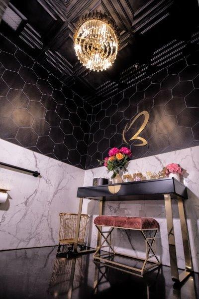 Small Spaces: A Tour of Salon Bathrooms