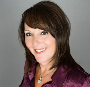 Deb Hunt Partners with Salons to Help Them Grow