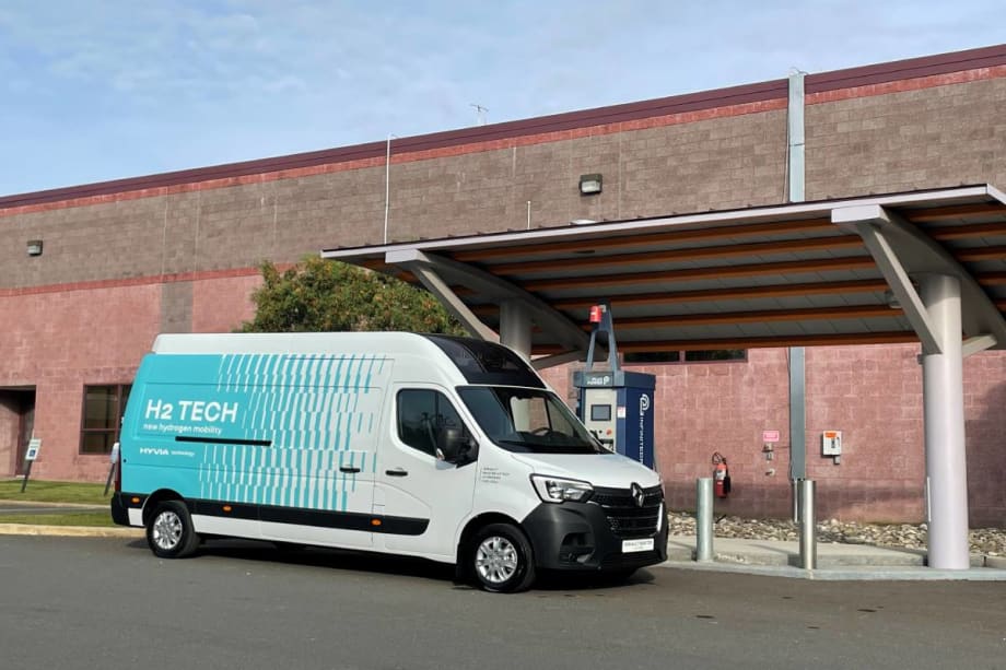 Plug Power Unveils the First HYVIA Hydrogen Renault Master Van