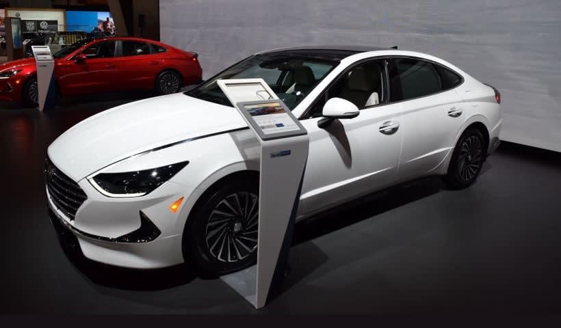 2020 Hyundai Sonata Hybrid Offers EPA Combined 52 MPG, Solar Roof Charging