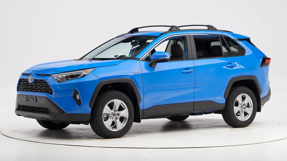 Toyota's 2019 RAV4 Grabs Top Safety Award