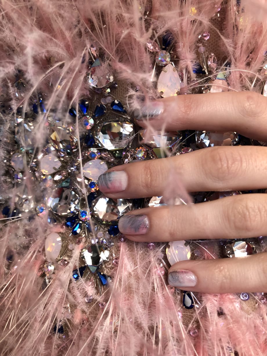 Nail How-To: Anna Kendrick's 2019 Grammys Look By Essie