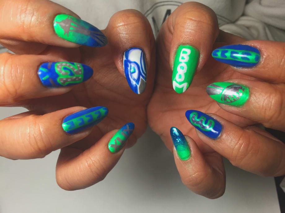 Fanicure: Super Bowl-Inspired Nails