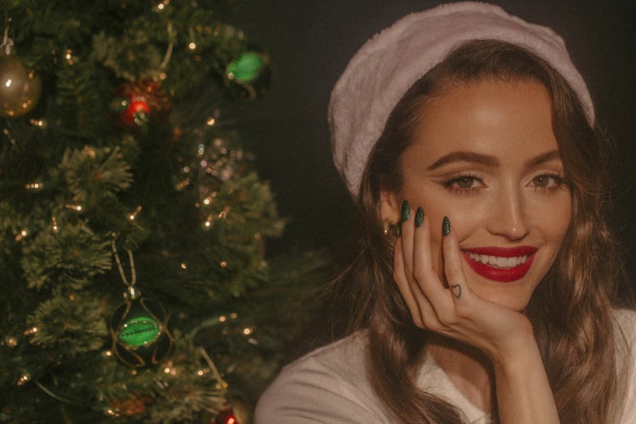 Lights Lacquer Debuts Stunning Shimmers & Creams for the Holidays