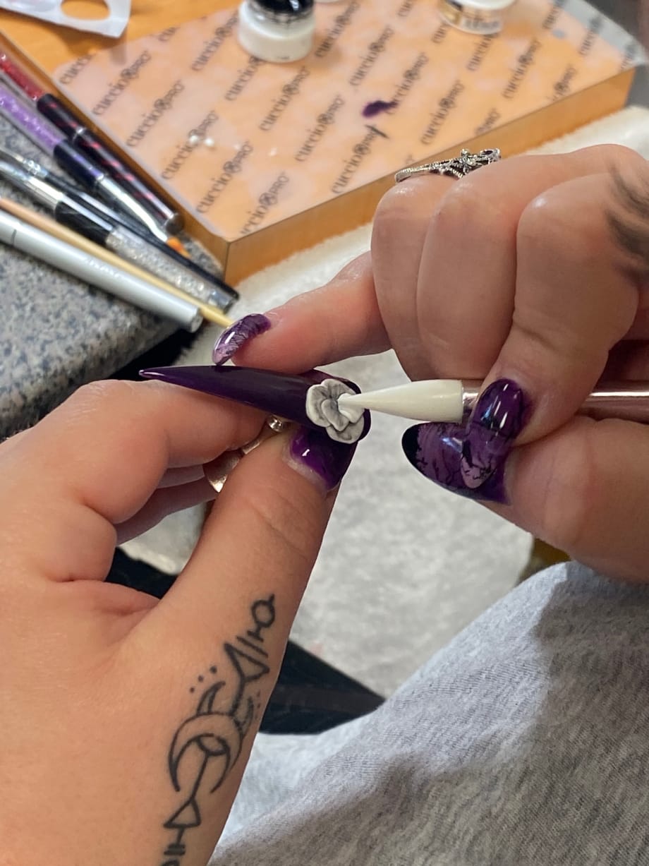 Nail Tech Creates Nail Competition in Midwest