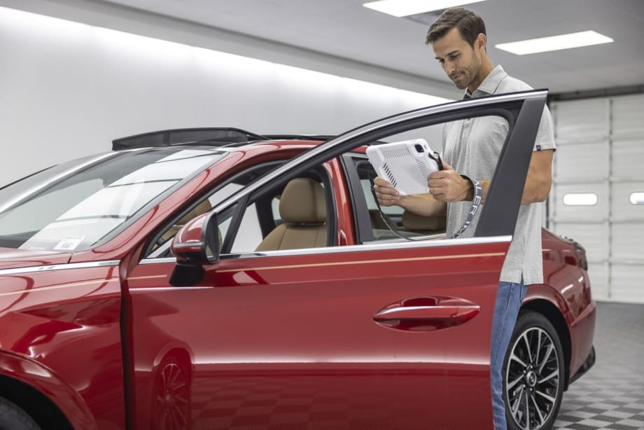 Survey: 40% of Dealers Dissatisfied With Merchandising Vendors