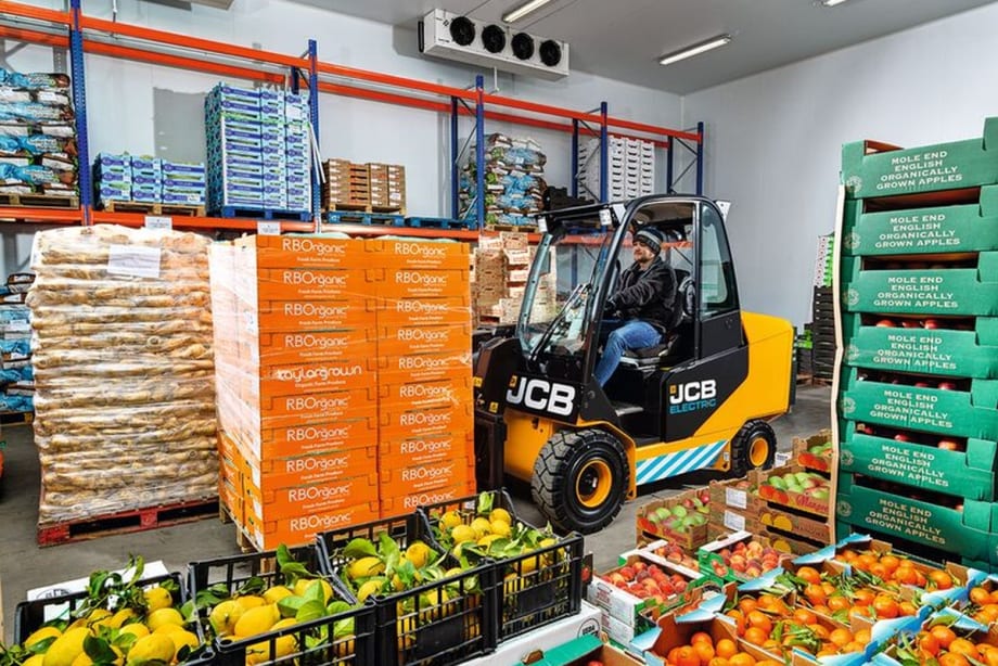 JCB’s Electric Teletruk Features Forward Reach