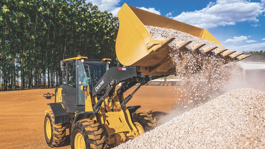 Expanding its G-Tier Offerings, John Deere Launches the Mid-Size 444 G-Tier Wheel Loader