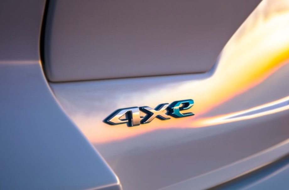 Jeep Announces Pricing for Electrified 2022 Grand Cherokee 4xe