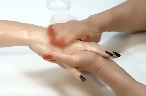 Jessica's Ageless Deluxe Manicure Tutorial