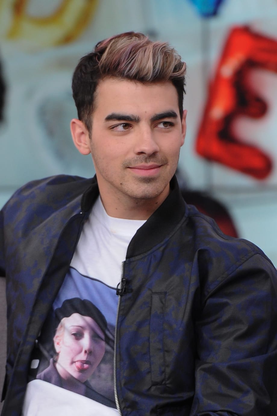 How-to: Joe Jonas' Oil Slick Color