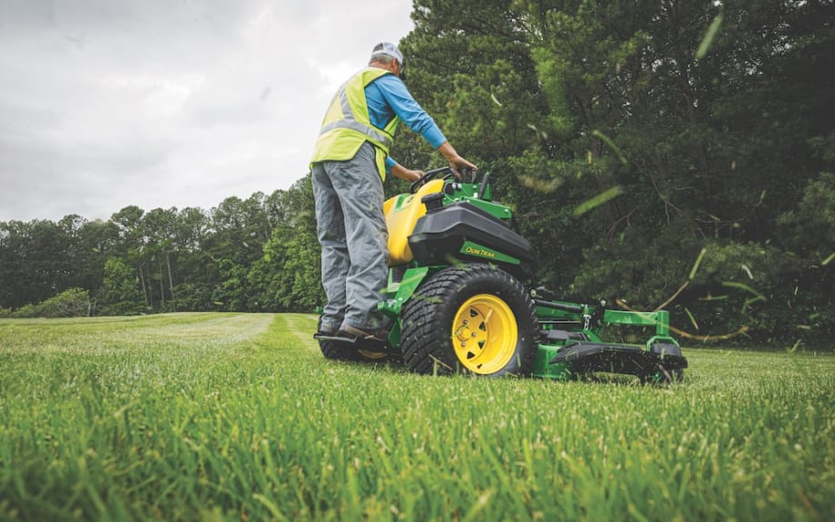 Improved Productivity with 2024 QuikTrak Commercial Mowers