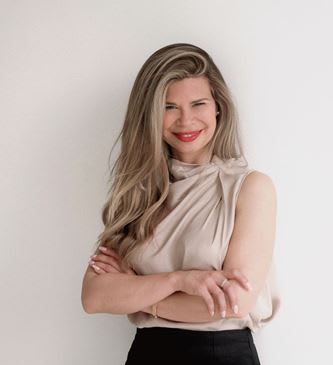 Celeb Manicurist Julie Kandalec Launches Beauty EntrePRONeur
