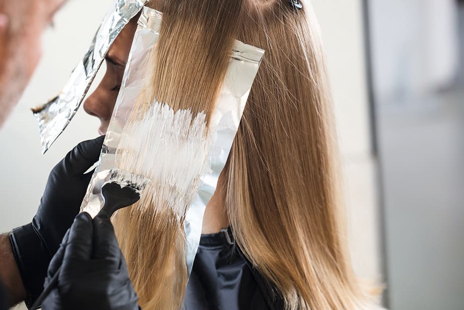 HOW-TO: Subtle Strobing on Blondes