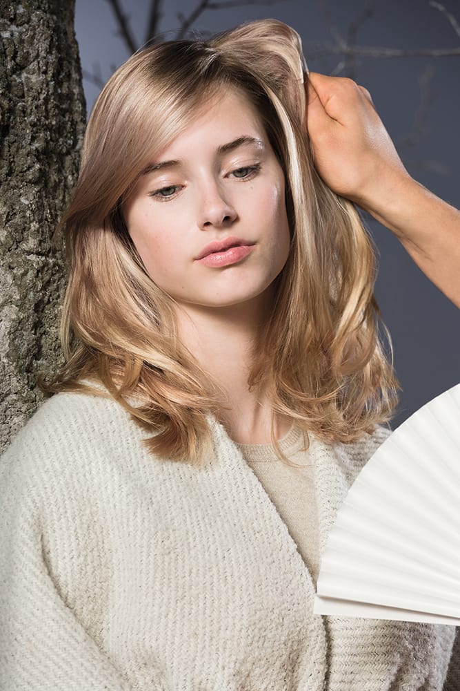 HOW-TO: Subtle Strobing on Blondes