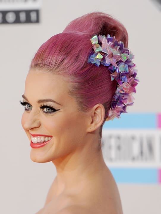 Katy Perry Goes Back to Blonde