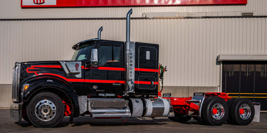 Kenworth Adds 52-Inch Flat Roof Sleeper Option