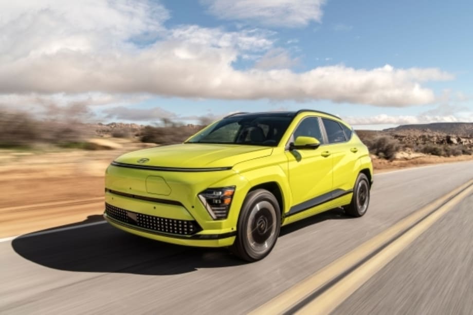Hyundai Kona Electric Named 2023 Hispanic Motor Press EV of the Year