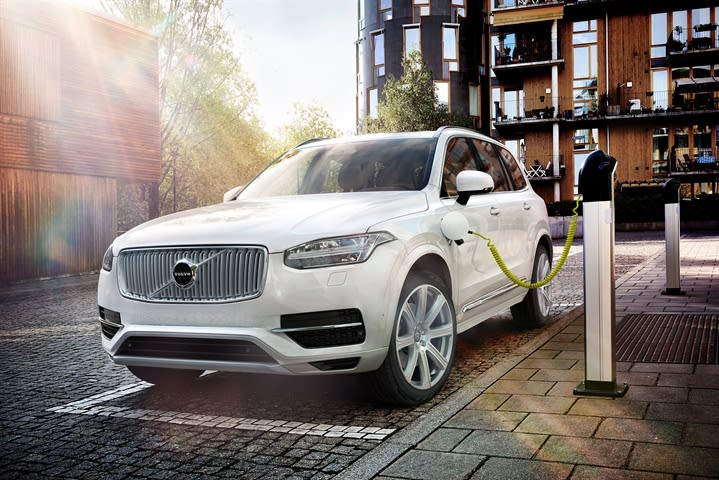 Volvo Announces Pricing for XC90 Plug-In Hybrid