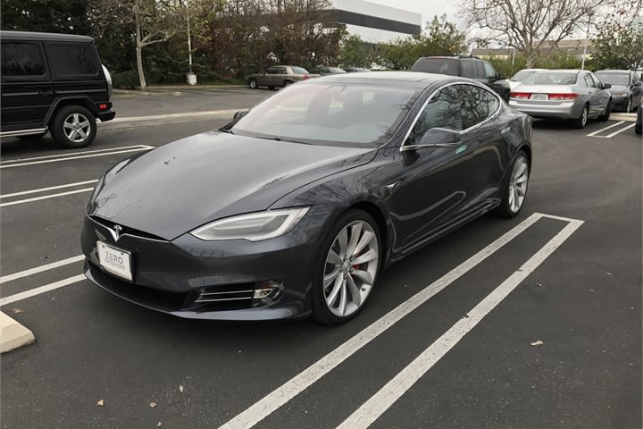 Tesla Launches in the United Arab Emirates