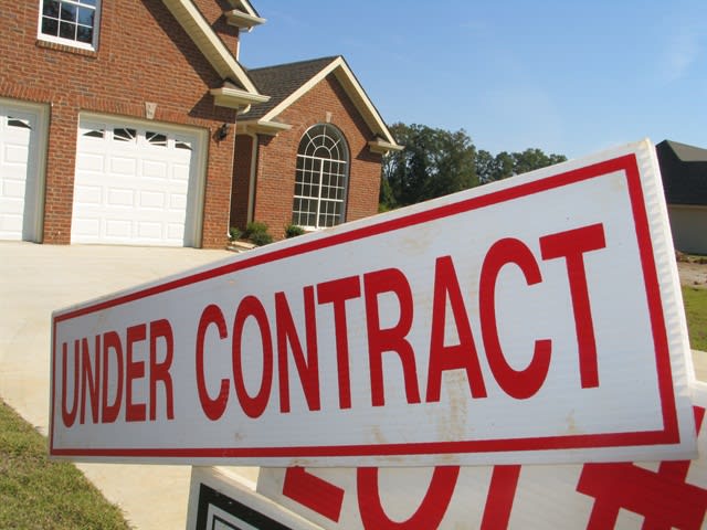 Economic Watch: Existing Home Sales Hit Highest Level in a Year