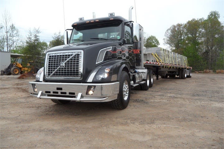 Taking the Volvo VNX Heavy-Haul Tractor Out for a Spin