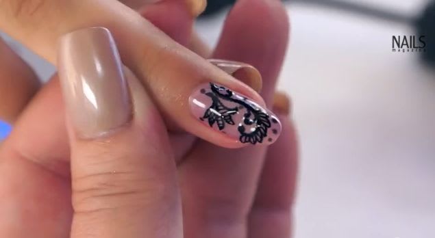 Troubleshooter: Embedded Lace Design